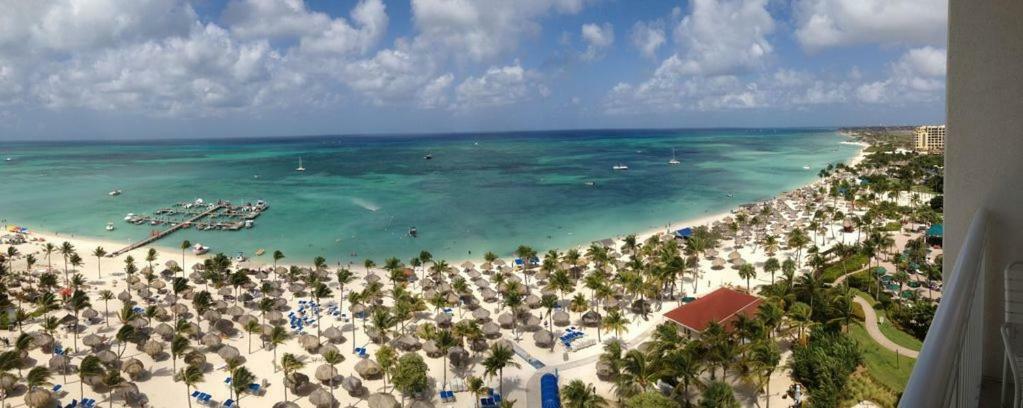 Ferienwohnung Marriott Aruba Surf And Ocean Beachfront Clubs Palm Beach Exterior foto